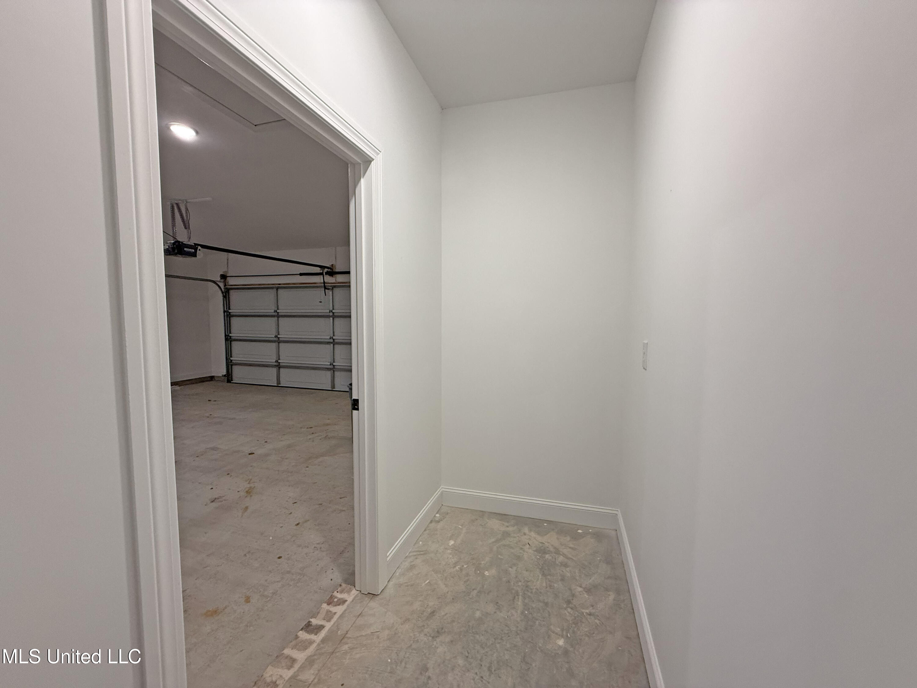 211 Wethersfield Drive Florence, MS 39073 - Photo 34 of 39 IMG_4504