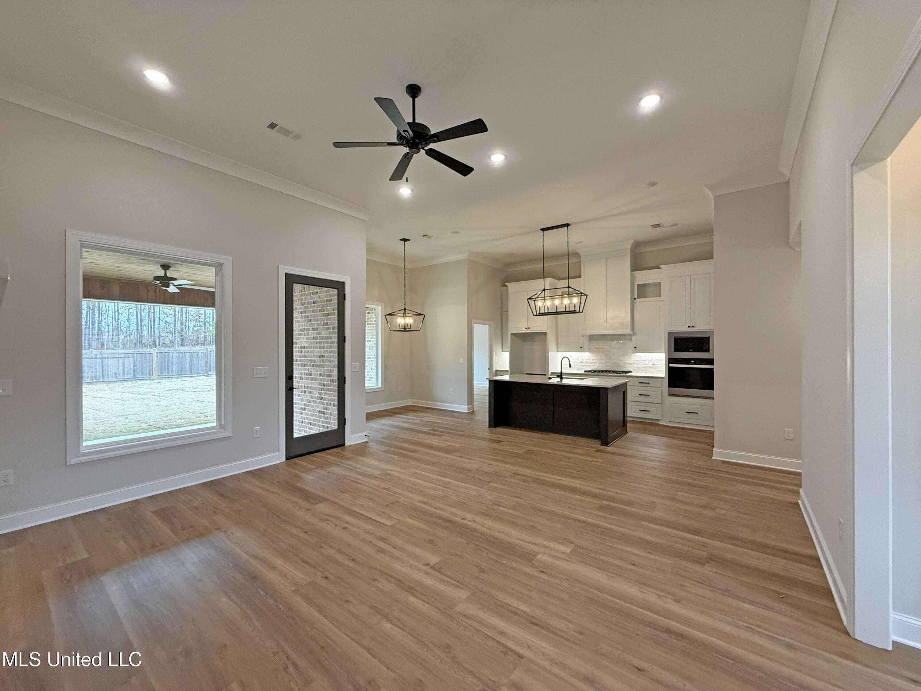 211 Wethersfield Drive Florence, MS 39073 - Photo 6 of 39 IMG_4476