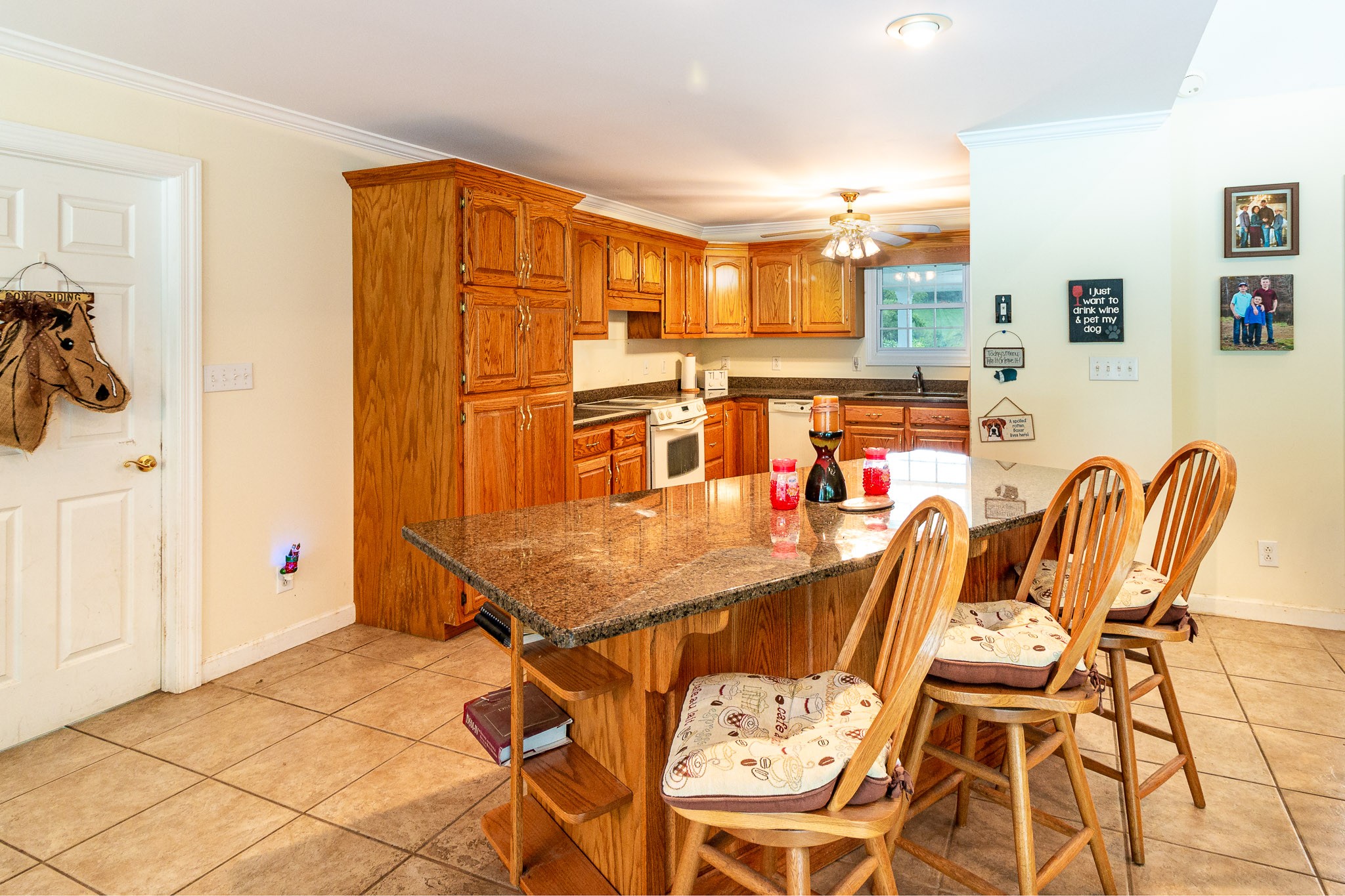 9269 Bethel Road Prospect, TN 38477 - Photo 8 of 42 a dining room with furniture and a table