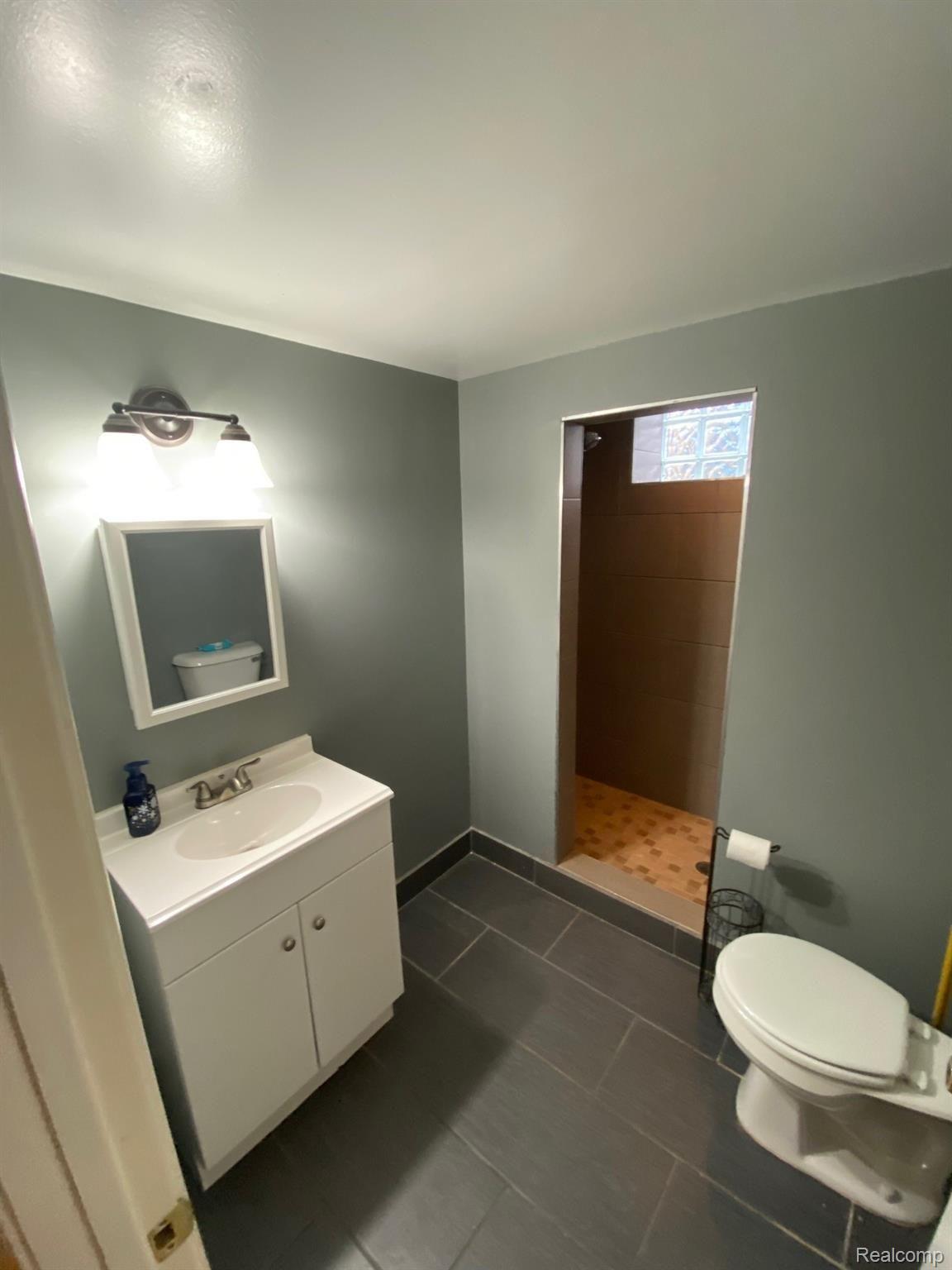 1592 Columbia Road Berkley, MI 48072 - Photo 24 of 35 Gallery Image 24