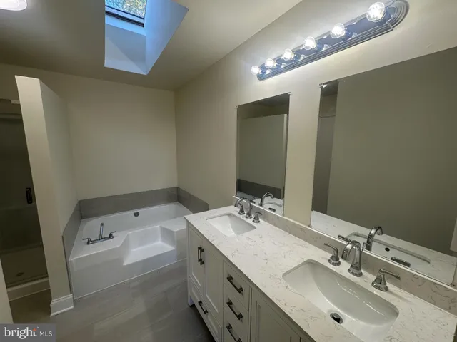 a view of empty room with windows