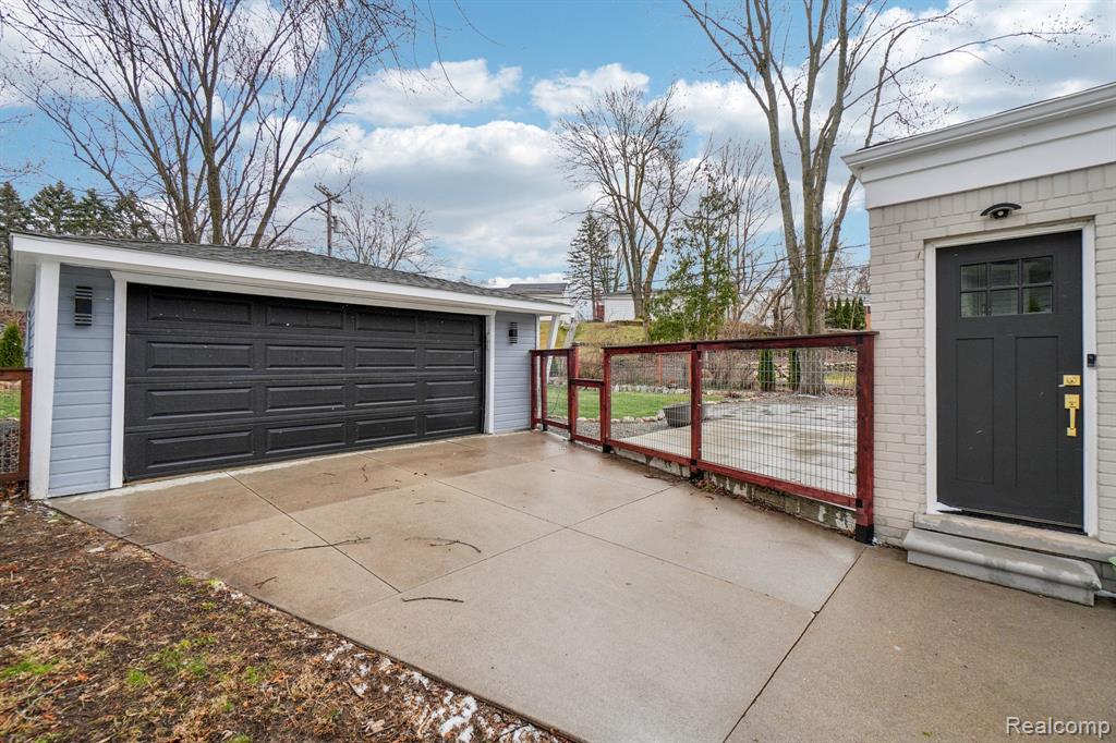 1156 Sycamore Drive Rochester, MI 48307 - Photo 27 of 35 Gallery Image 27