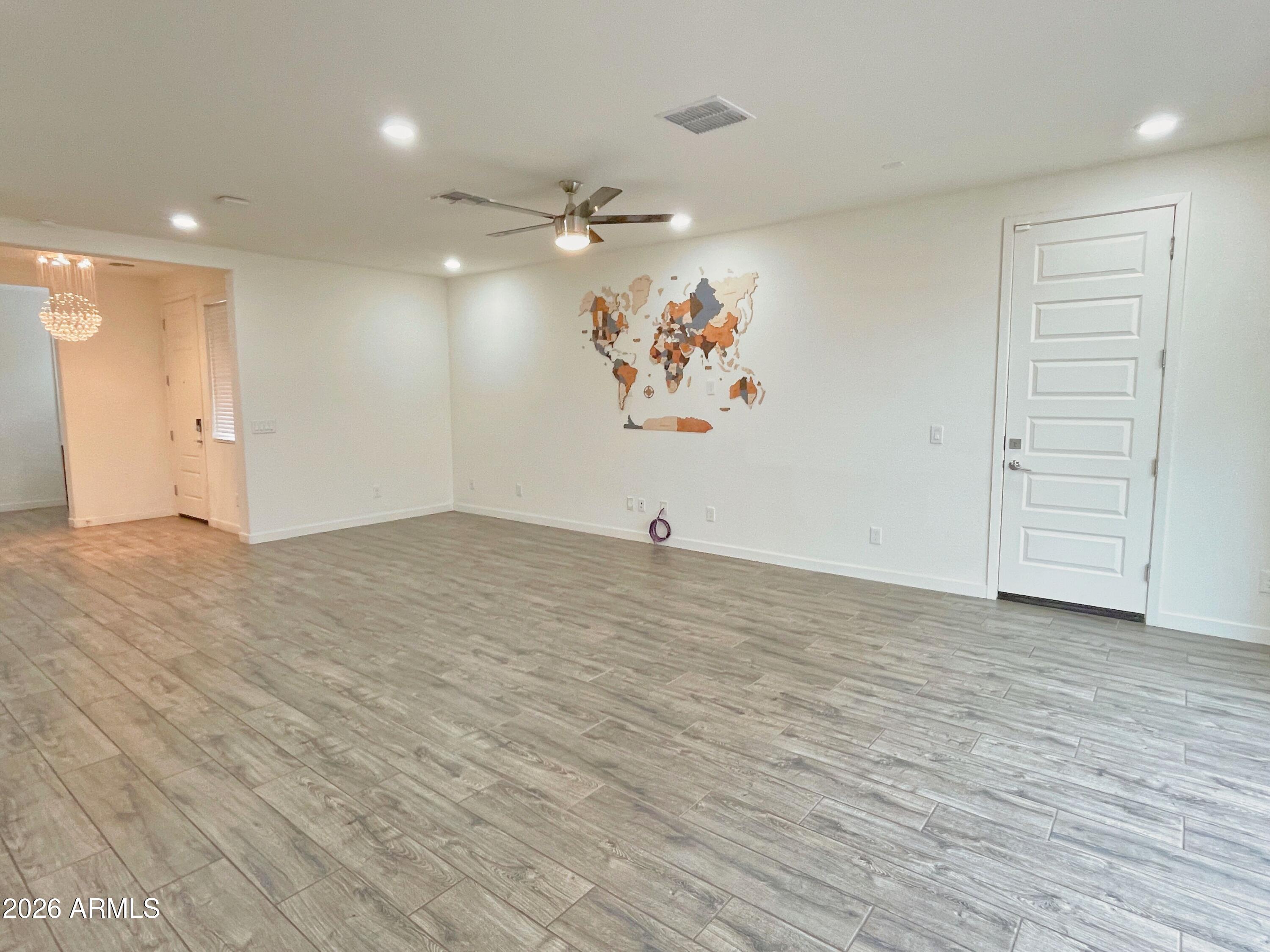 17155 North 9th Place Phoenix, AZ 85022 - Photo 7 of 41