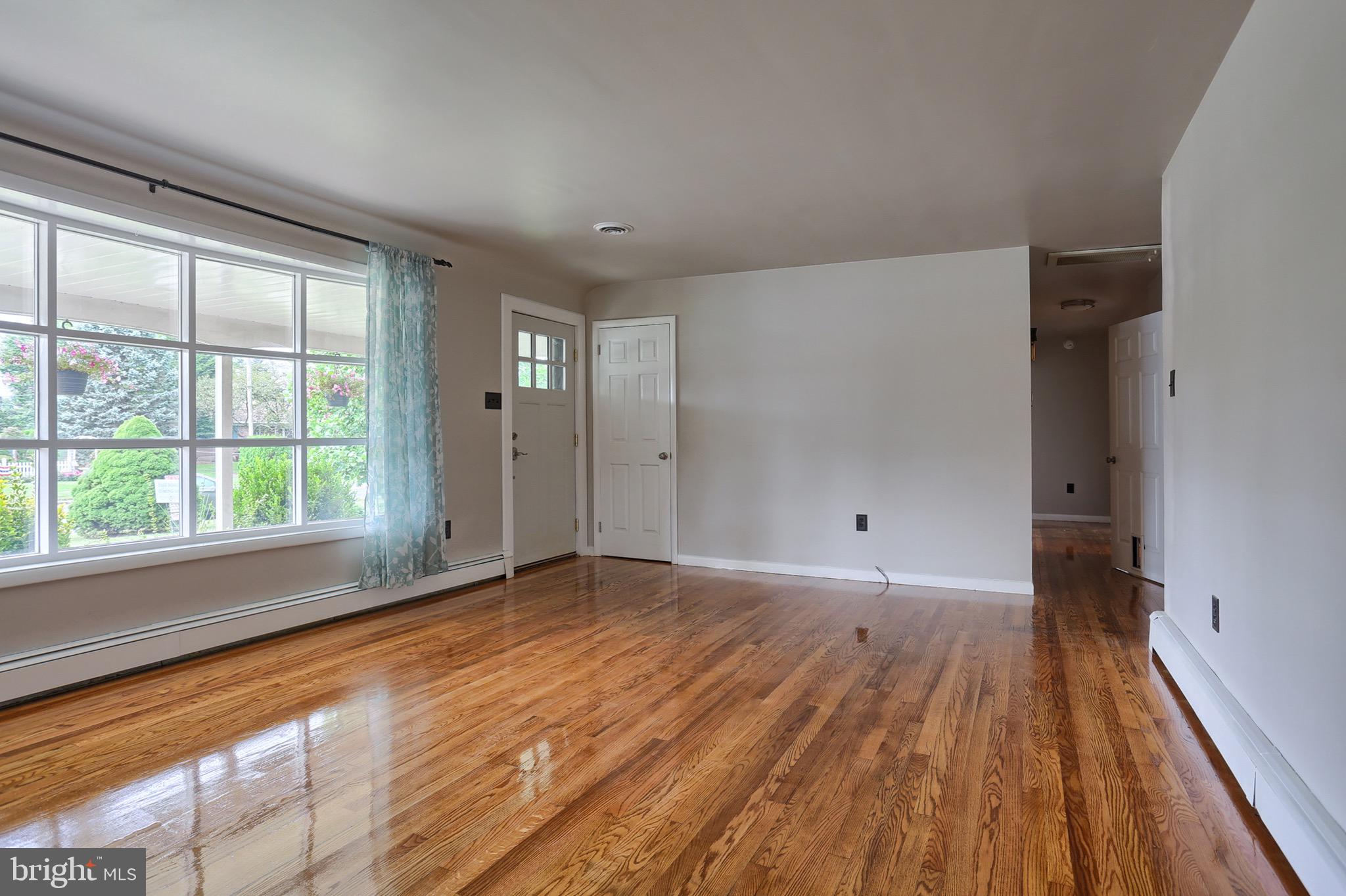 1132 South Forge Road Palmyra, PA 17078 - Photo 3 of 17 Living Room
