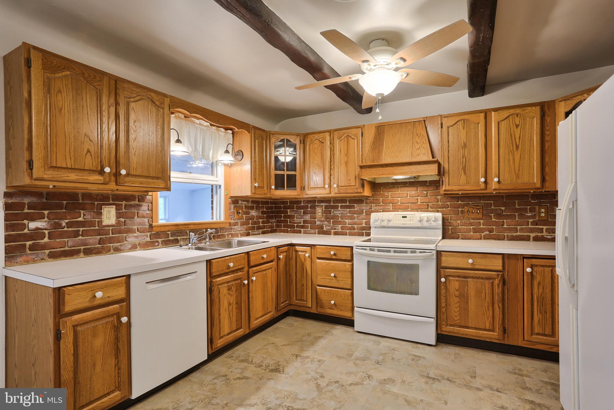 1132 South Forge Road Palmyra, PA 17078 - Photo 4 of 17 Kitchen