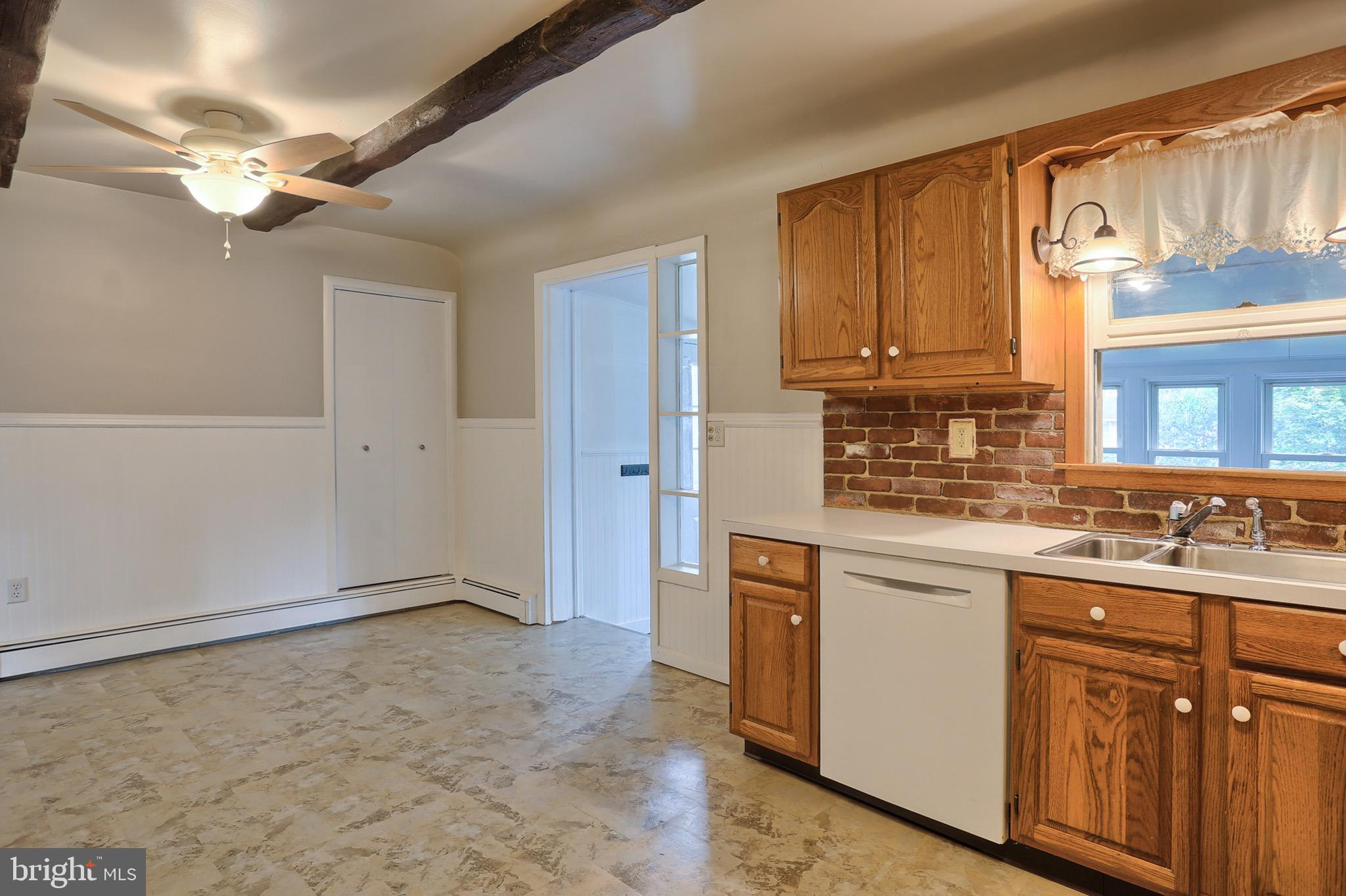 1132 South Forge Road Palmyra, PA 17078 - Photo 5 of 17 Eat-In Kitchen