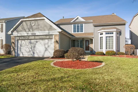 $419,000 | 1332 Edington Lane, Mundelein, IL 60060