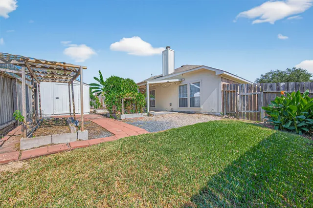 $1,900 | 14007 Hillingdale Lane, Houston, TX 77070