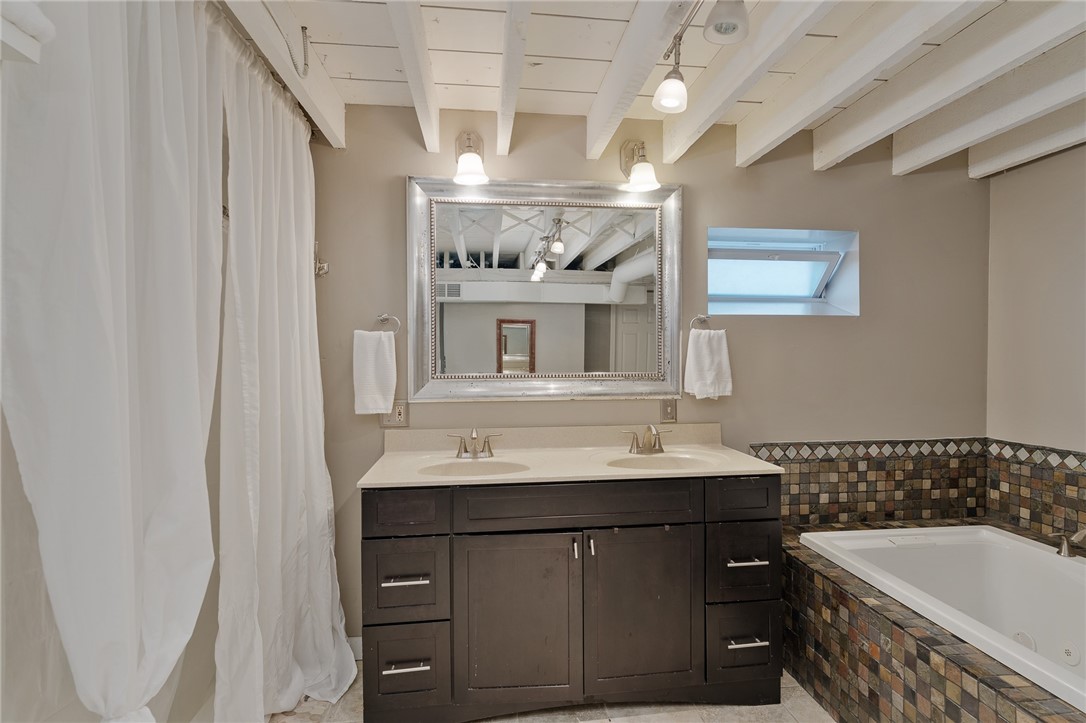 74 Calder Street Pawtucket, RI 02861 - Photo 29 of 41 Gallery Image 29