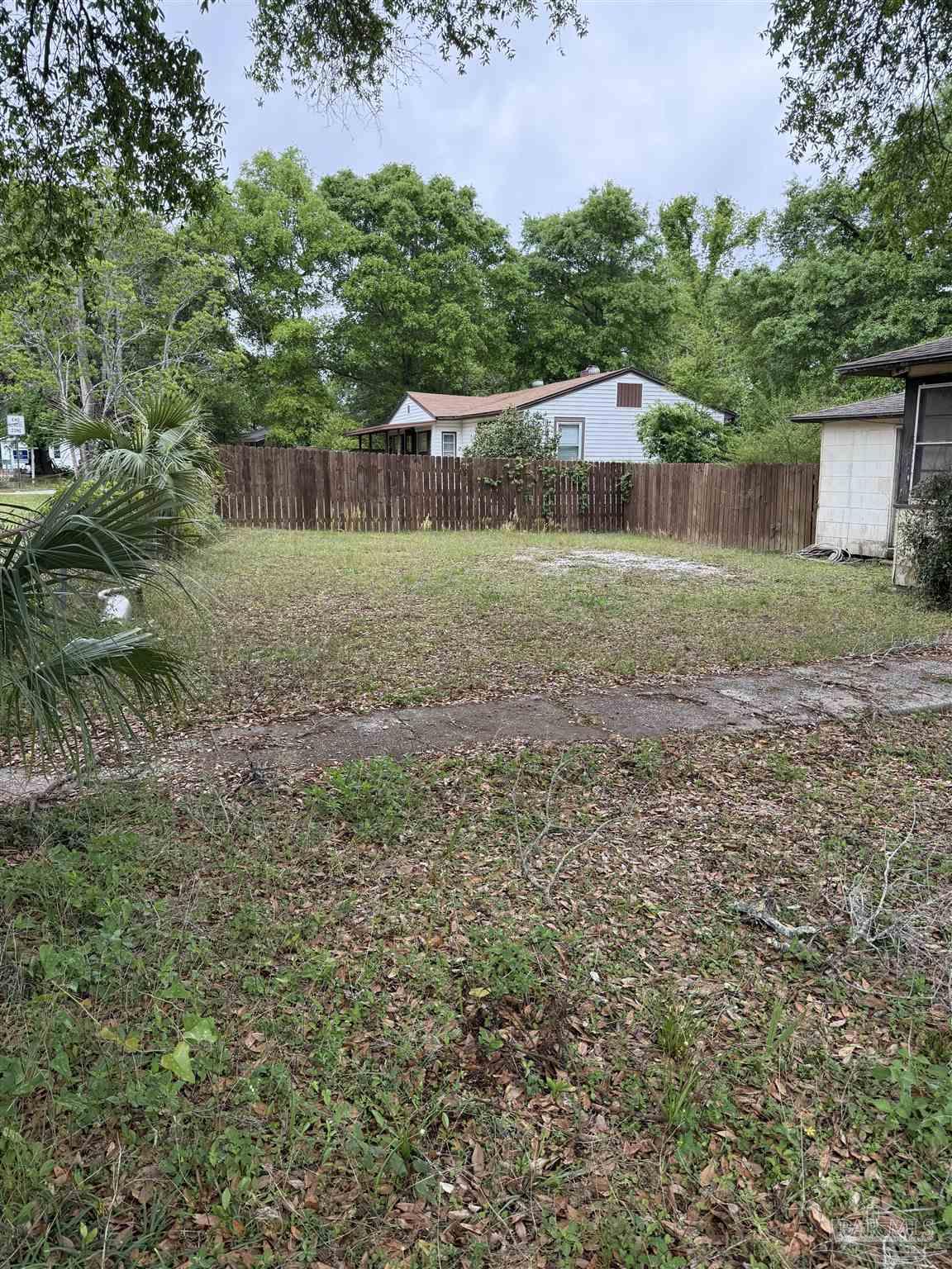 413 Frisco Road Pensacola, FL 32507 - Photo 4 of 25