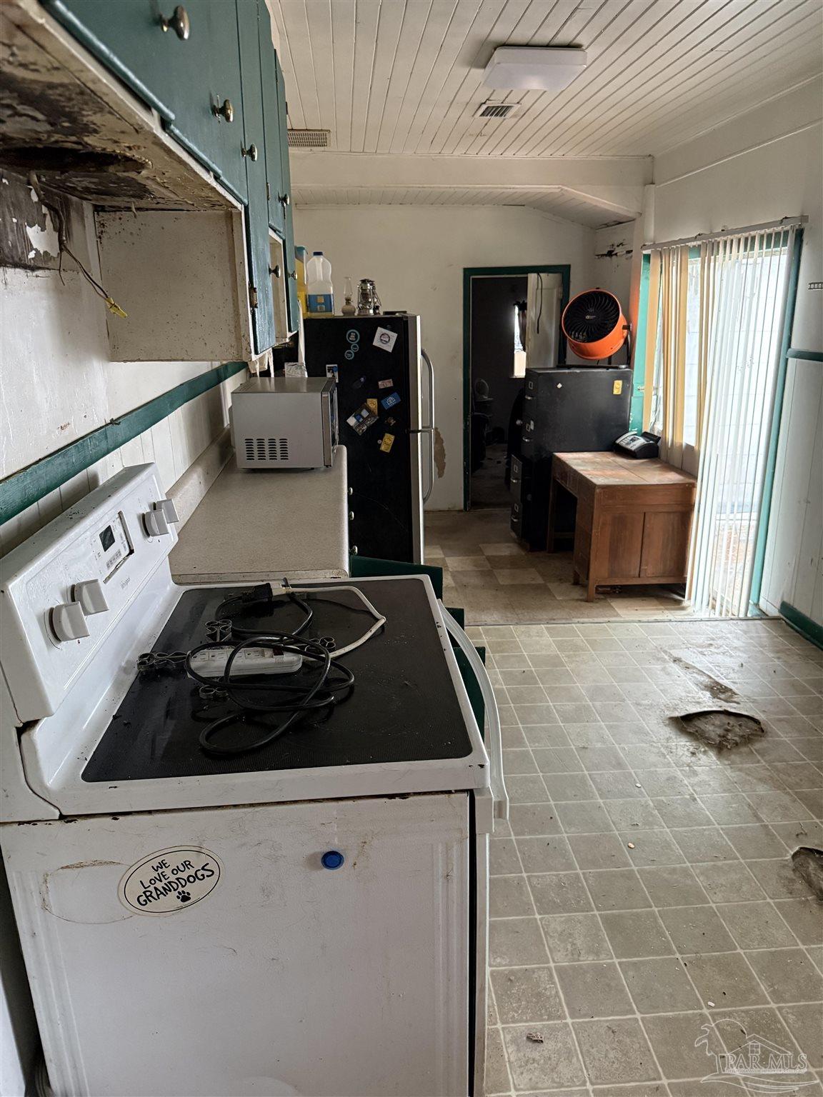 413 Frisco Road Pensacola, FL 32507 - Photo 9 of 25