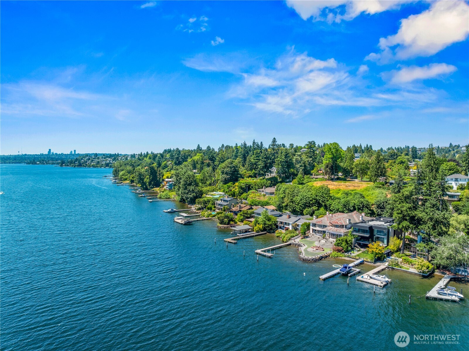 6669 Northeast Windermere Road Seattle, WA 98115 - Photo 4 of 40