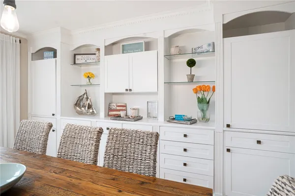 $925,000 | 20 Narragansett Avenue, Unit 604, Narragansett, RI 02882