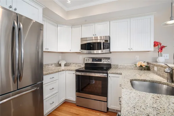 $925,000 | 20 Narragansett Avenue, Unit 604, Narragansett, RI 02882