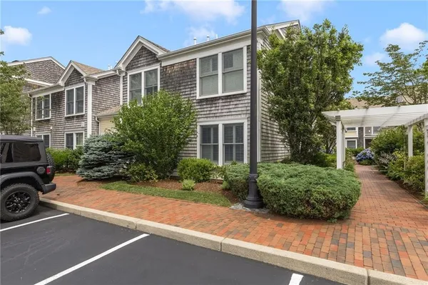 $925,000 | 20 Narragansett Avenue, Unit 604, Narragansett, RI 02882