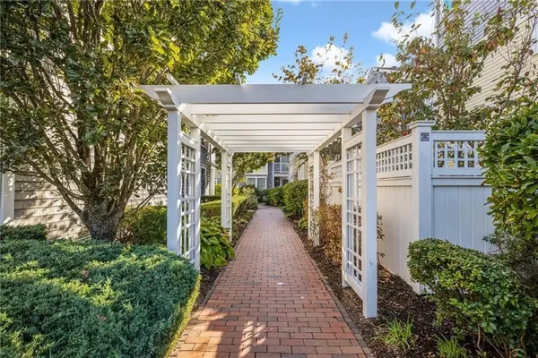 $925,000 | 20 Narragansett Avenue, Unit 604, Narragansett, RI 02882