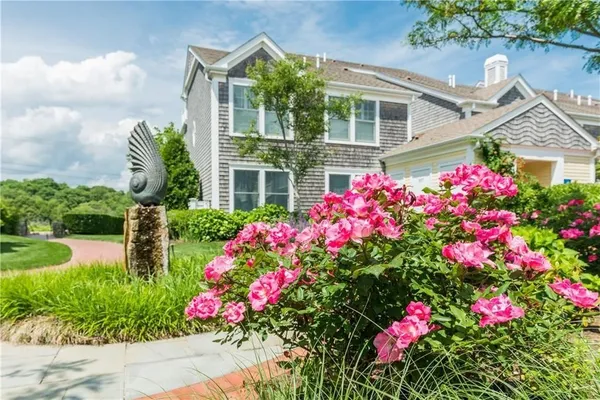 $925,000 | 20 Narragansett Avenue, Unit 604, Narragansett, RI 02882