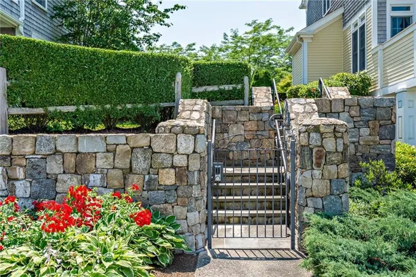 $925,000 | 20 Narragansett Avenue, Unit 604, Narragansett, RI 02882