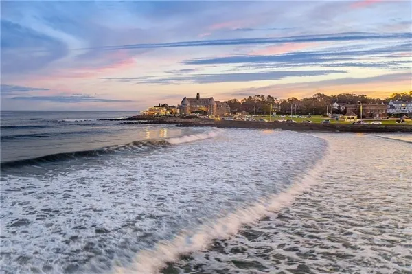 $925,000 | 20 Narragansett Avenue, Unit 604, Narragansett, RI 02882