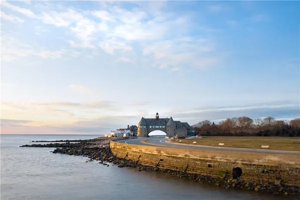 $925,000 | 20 Narragansett Avenue, Unit 604, Narragansett, RI 02882