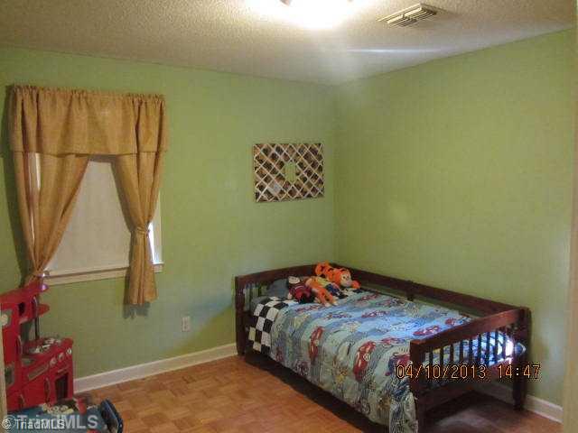 191 Buckingham Road Pinnacle, NC 27043 - Photo 8 of 10 3rd Bedroom.