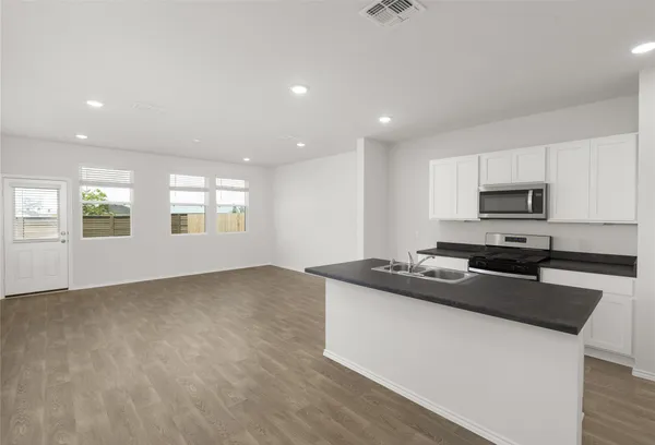 $1,845 | 206 Jackson Drive, Lockhart, TX 78644