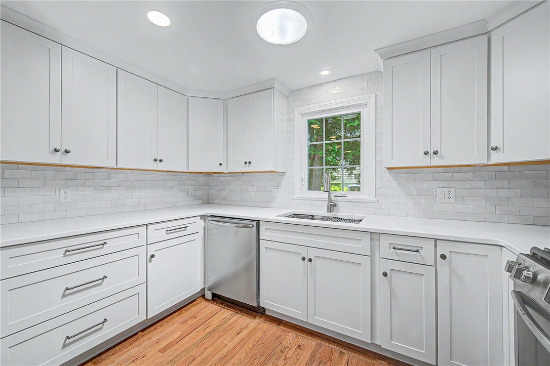 117 Larchmont Road Warwick, RI 02886 - Photo 30 of 44