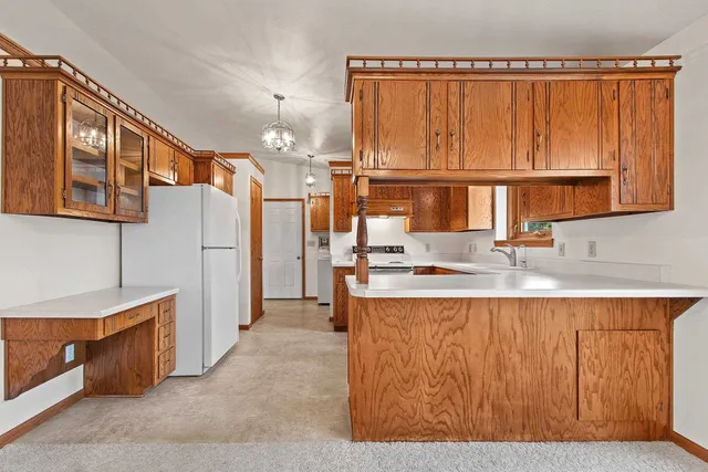 $334,900 | 230 South County Line Road, De Pere, WI 54115