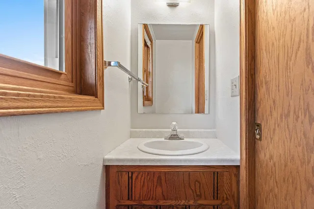 $334,900 | 230 South County Line Road, De Pere, WI 54115