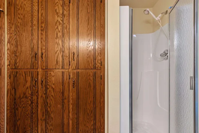 $334,900 | 230 South County Line Road, De Pere, WI 54115