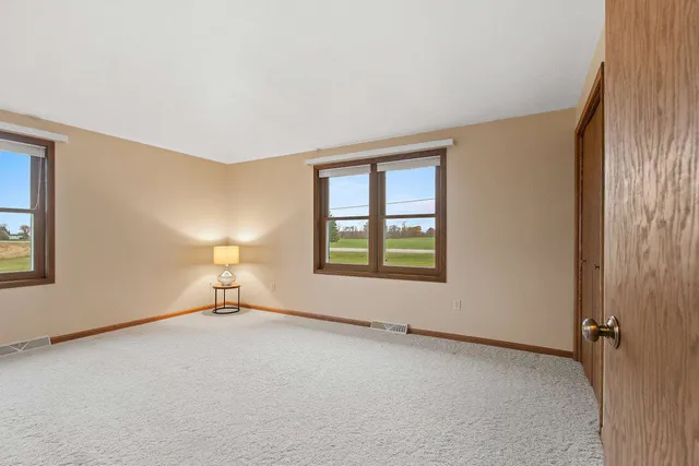 $334,900 | 230 South County Line Road, De Pere, WI 54115