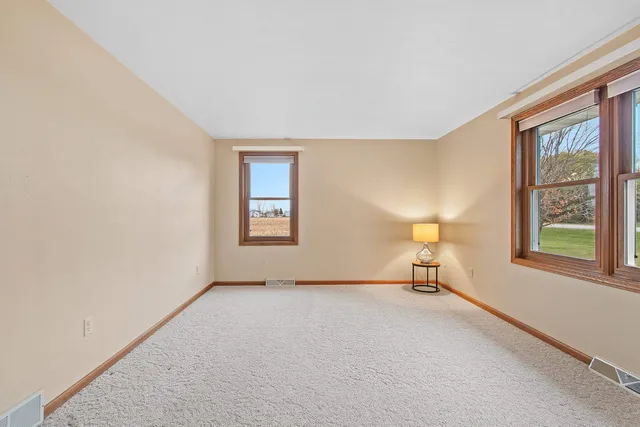 $334,900 | 230 South County Line Road, De Pere, WI 54115