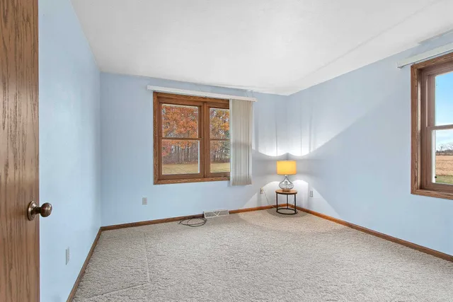 $334,900 | 230 South County Line Road, De Pere, WI 54115