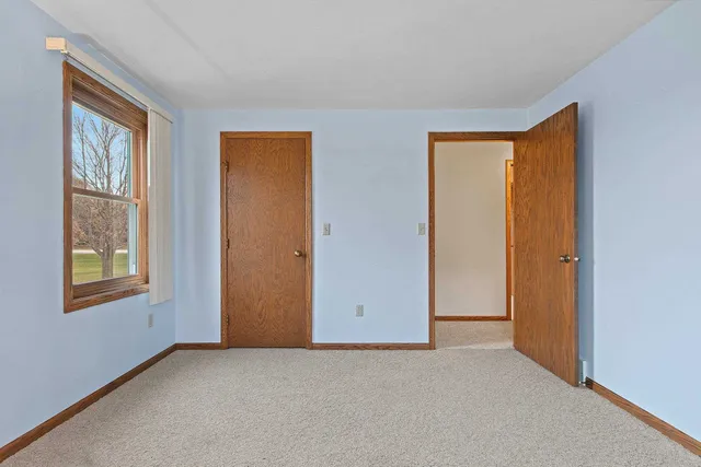 $334,900 | 230 South County Line Road, De Pere, WI 54115