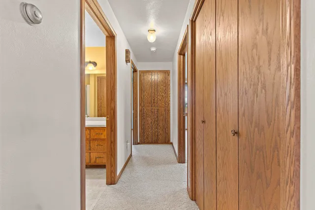 $334,900 | 230 South County Line Road, De Pere, WI 54115