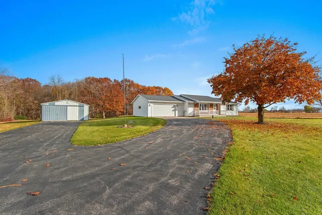 $334,900 | 230 South County Line Road, De Pere, WI 54115