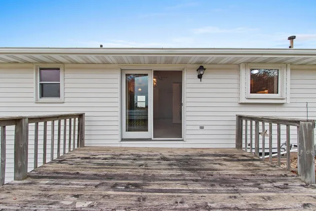 $334,900 | 230 South County Line Road, De Pere, WI 54115