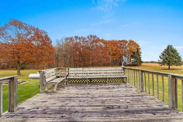 $334,900 | 230 South County Line Road, De Pere, WI 54115