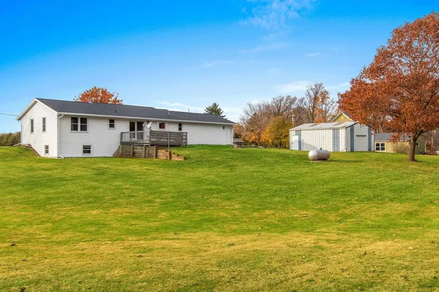 $334,900 | 230 South County Line Road, De Pere, WI 54115
