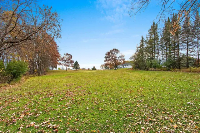 $334,900 | 230 South County Line Road, De Pere, WI 54115