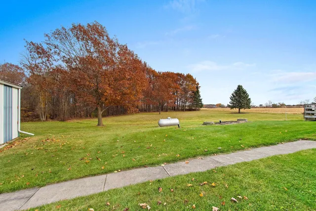 $334,900 | 230 South County Line Road, De Pere, WI 54115