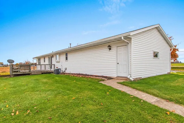 $334,900 | 230 South County Line Road, De Pere, WI 54115