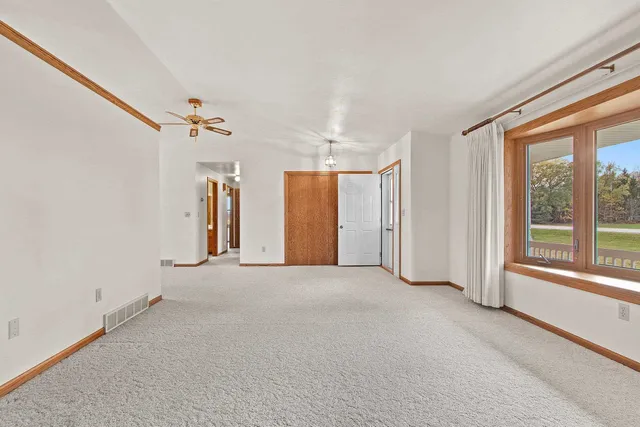 $334,900 | 230 South County Line Road, De Pere, WI 54115