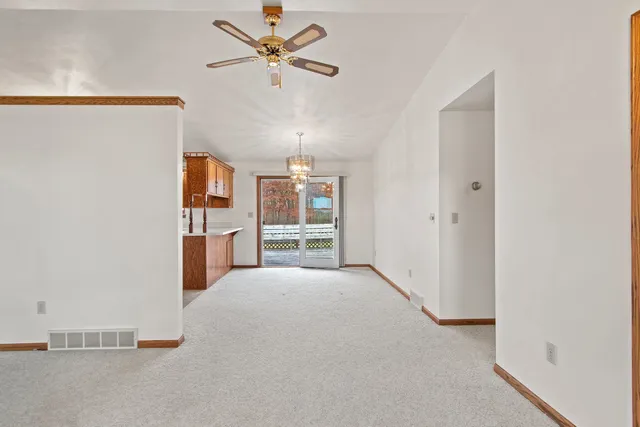 $334,900 | 230 South County Line Road, De Pere, WI 54115