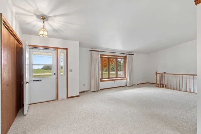 $334,900 | 230 South County Line Road, De Pere, WI 54115