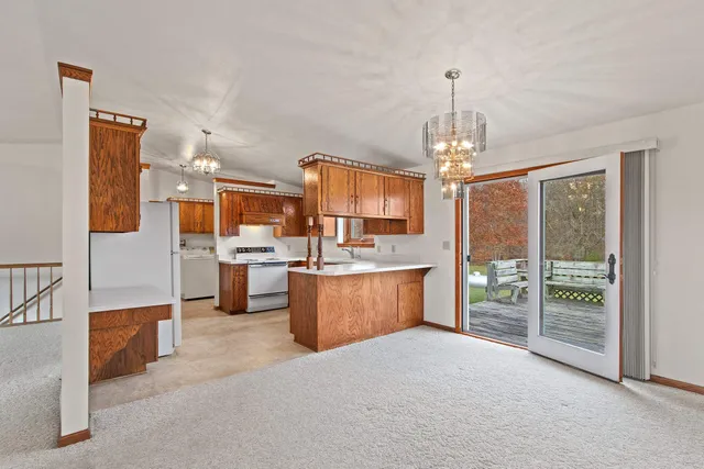 $334,900 | 230 South County Line Road, De Pere, WI 54115