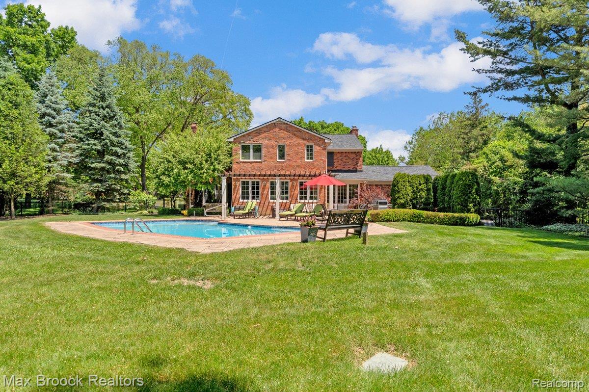 2620 Wendover Road Bloomfield Hills, MI 48302 - Photo 52 of 56 Back of home in large yard