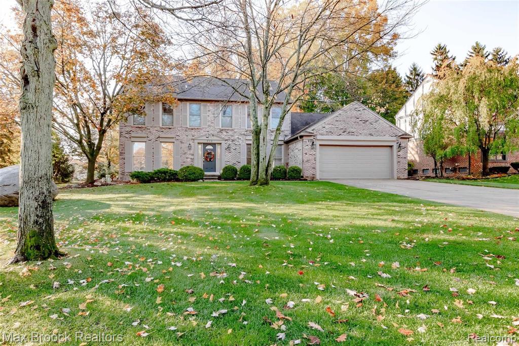 313 Lake Forest Road Rochester Hills, MI 48309 - Photo 3 of 32