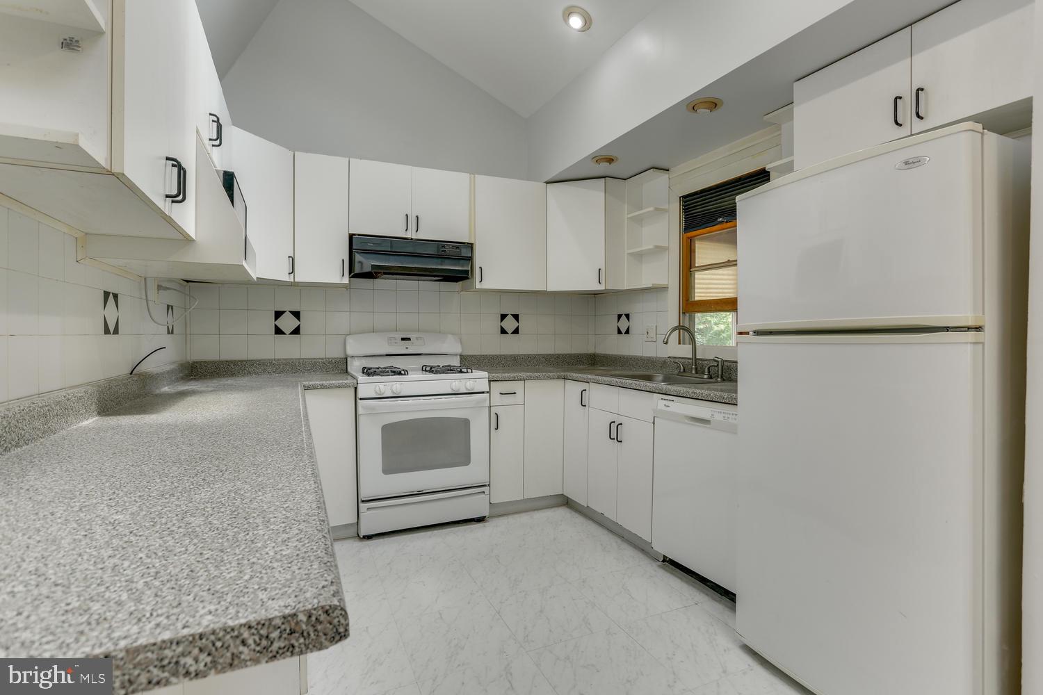 59 Gedney Road Lawrenceville, NJ 08648 - Photo 10 of 33 Gallery Image 10