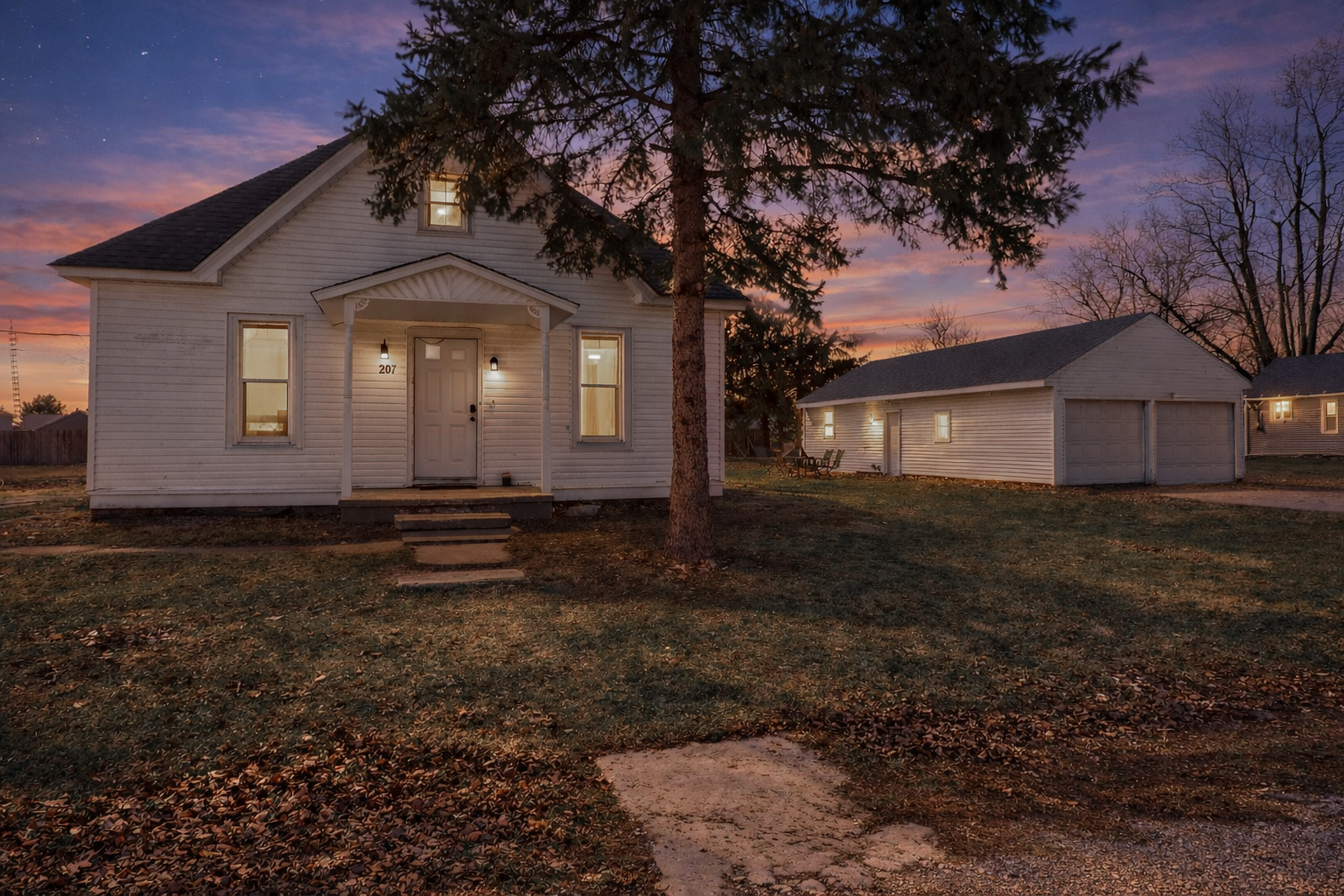 207 Field Street Secor, IL 61771 - Photo 3 of 30 a front view of a house with a yard